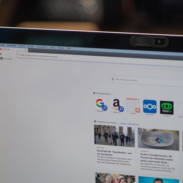 Zaślepka na kamerę w laptopie VIVIAN - Czarny