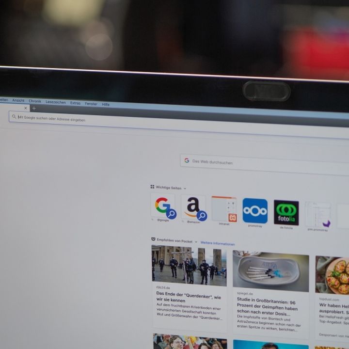 Zaślepka na kamerę w laptopie VIVIAN - Czarny