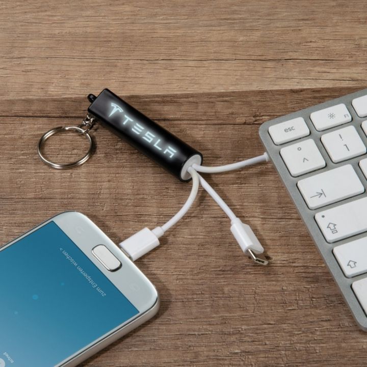 Brelok z przejściówkami do ładowania podświetlany LANA