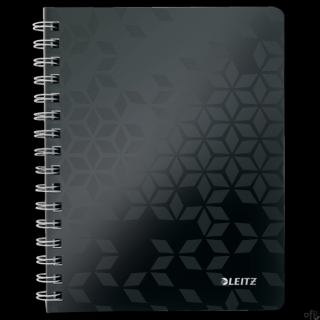 Zewnętrzną stronę okładki z polipropylenu zaprojektowano w dwóch kolorach WOW i z eleganckim tłoczeniem, wewnętrzna strona jest 